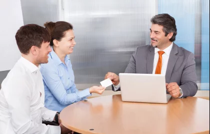 Minha empresa oferece consignado privado? Entenda como funciona o empréstimo